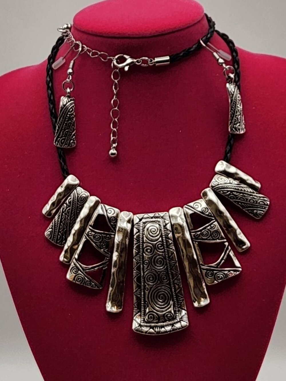 3 for $20 Necklace & earring set hammered detailed silver tone NIP